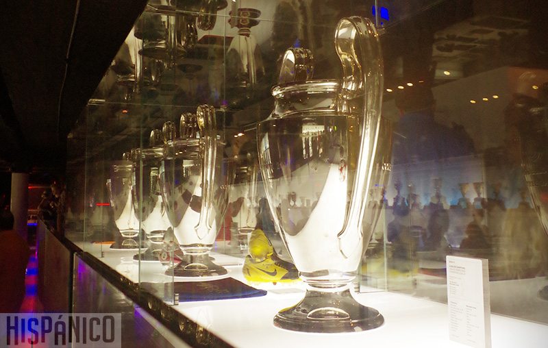 Puchary FC Barcelony w muzeum klubu