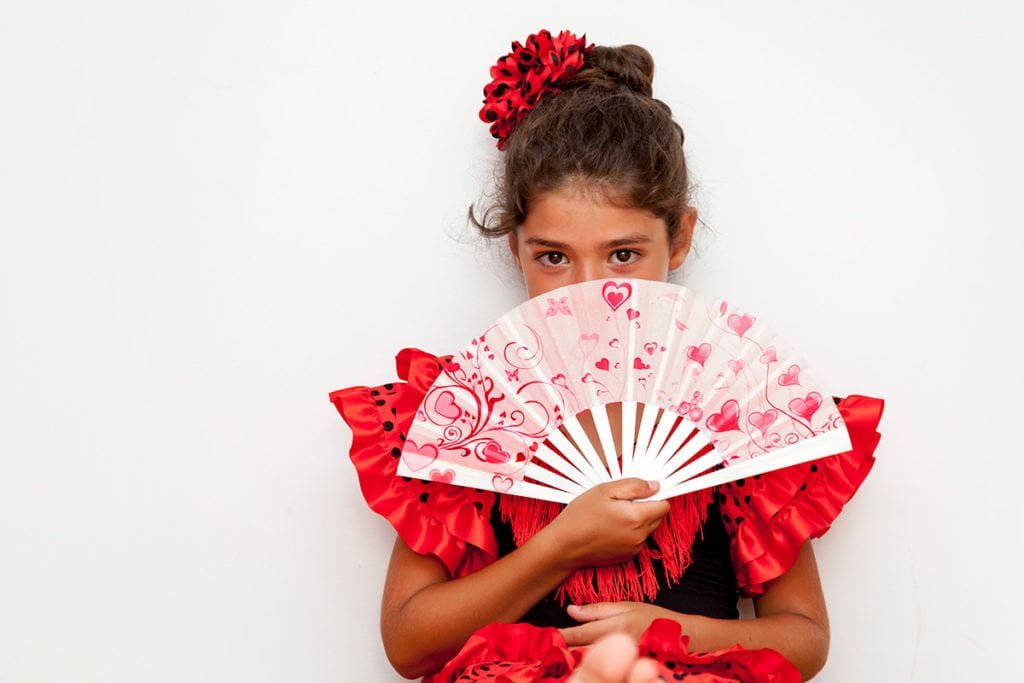 Stroje flamenco dla dziewczynek można znaleźć w wielu sklepach z pamiątkami w Andaluzji