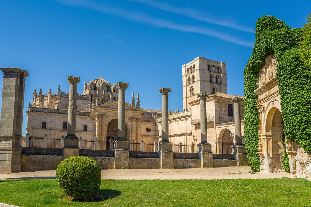 Katedra El Salvador, Zamora