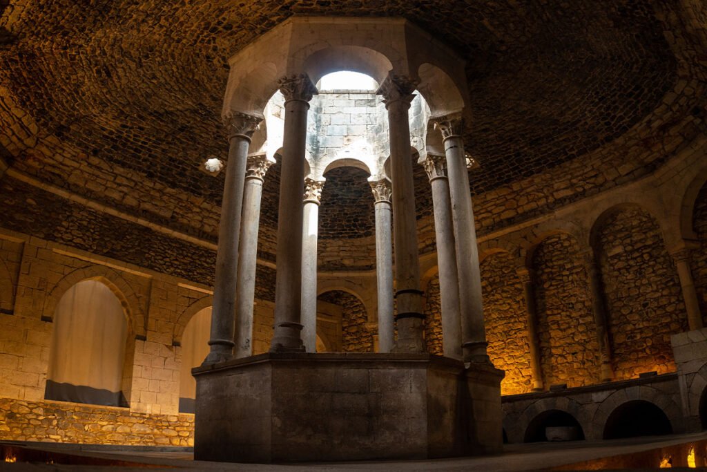 Los Baños Árabes (kat. Banys àrabs), Girona