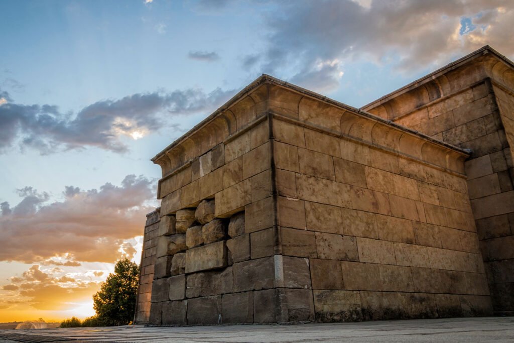 Świątynia Debod i zachód słońca