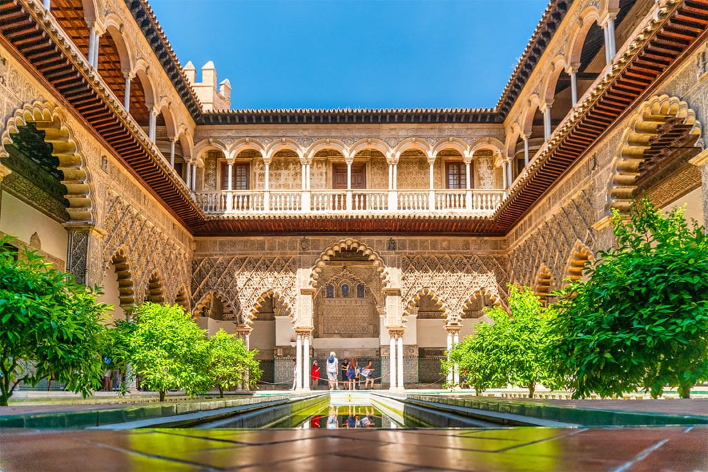 Alkazar w Sewilli (Real Alcázar de Sevilla) to jedna z największych atrakcji w stolicy Andaluzji