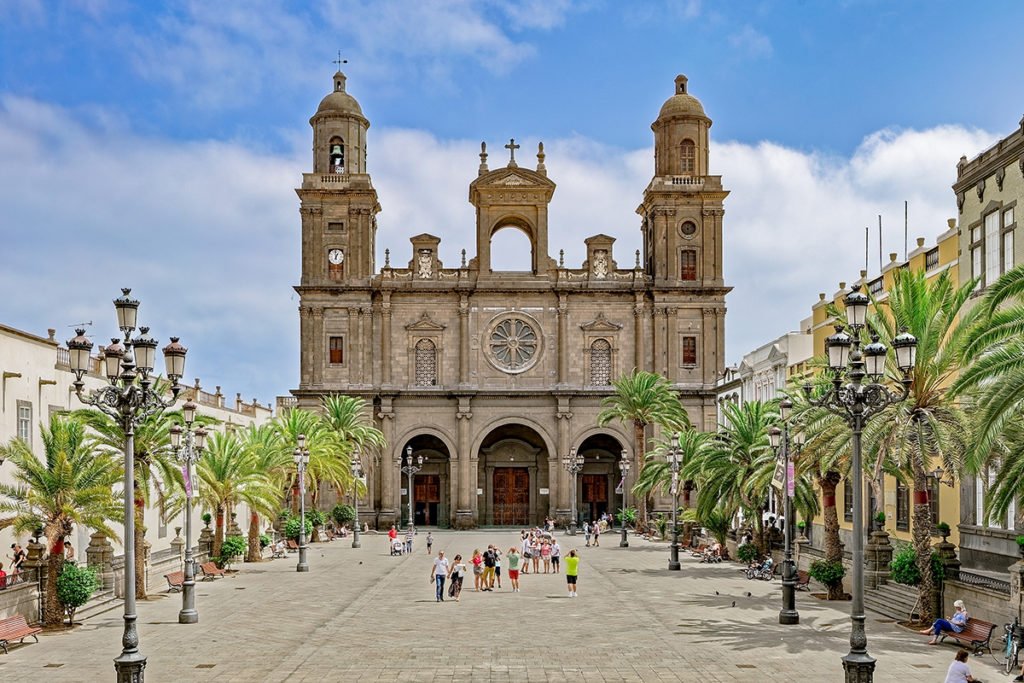 Katedra św. Anny (Catedral de Santa Ana) to kolejny zabytek w dzielnicy Vegueta