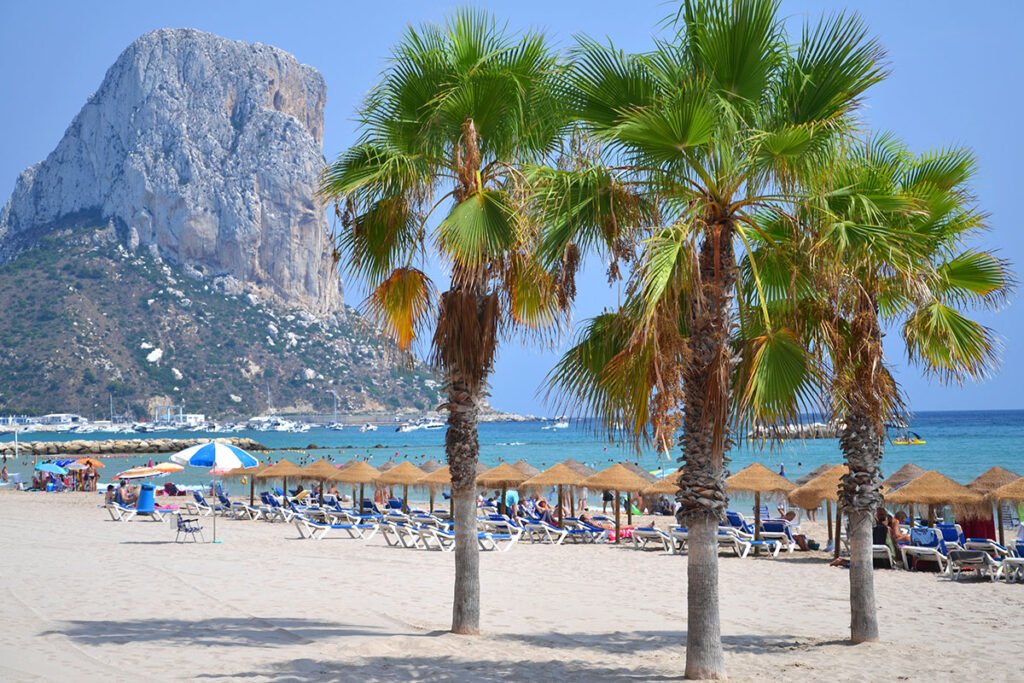 Piaszczysta plaża Calpe