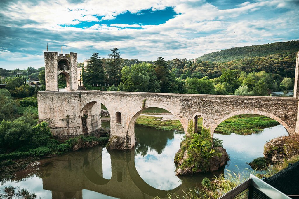 Romański most w Besalú