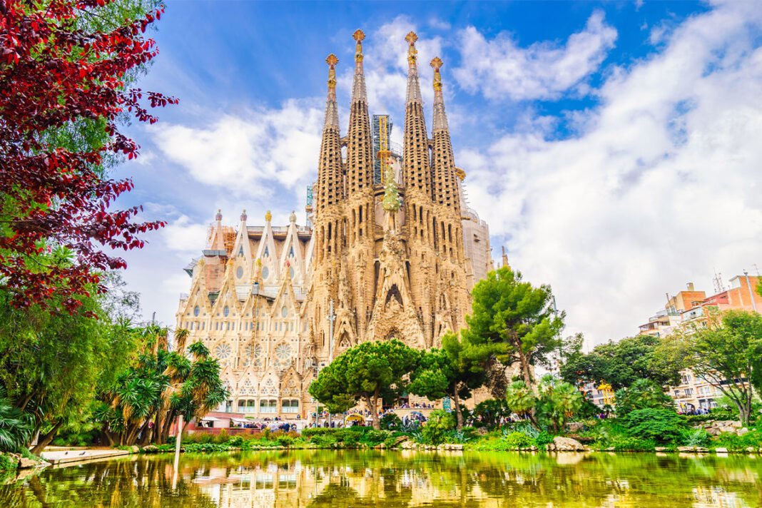 Sagrada Familia – Ponad 142 lata budowy. Zwiedzanie, bilety