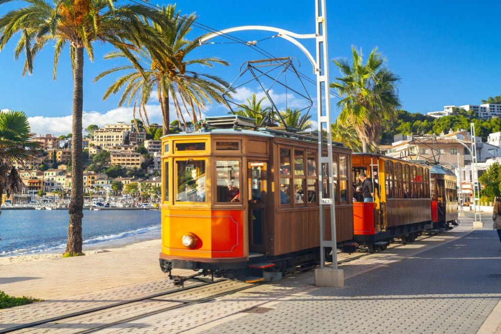 Zabytkowy tramwaj to jedna z największych atrakcji w miasteczku