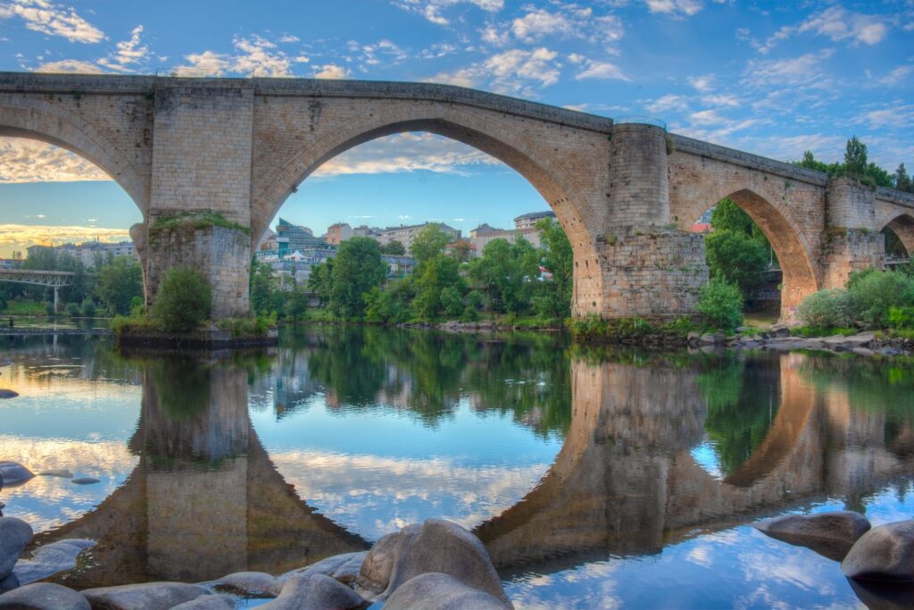 Rzymski most na rzece Miño w Ourense