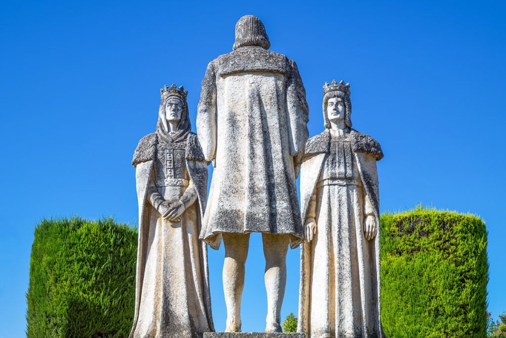 Rzeźba przedstawiająca Krzysztofa Kolumba i Królów Katolickich (Alkazar, Kordoba)