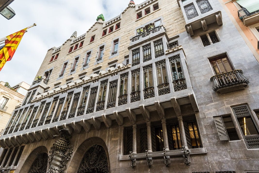 Palau Güell - Modernistyczny pałac Gaudiego
