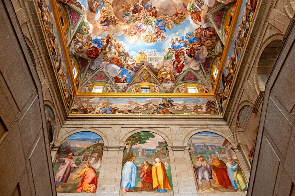 Malowidła naścienne we wnętrzu El Escorial