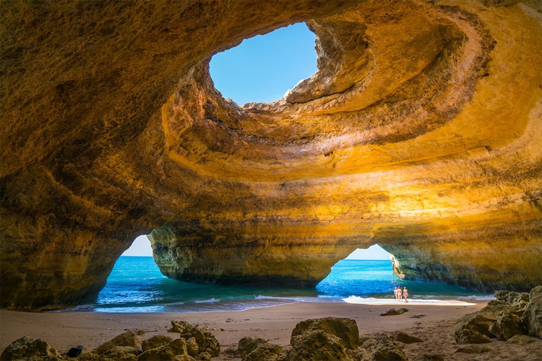 Jaskinia Benagil w Portugalii