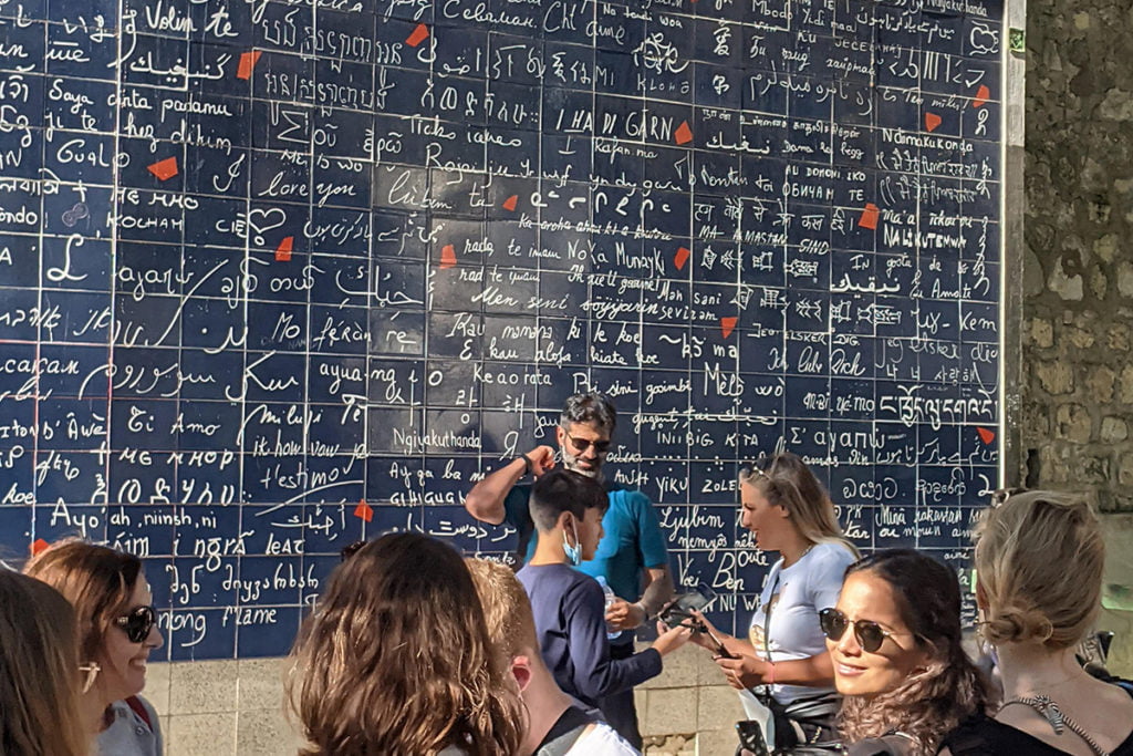 Wall of Love - Ściana Miłości w Paryżu