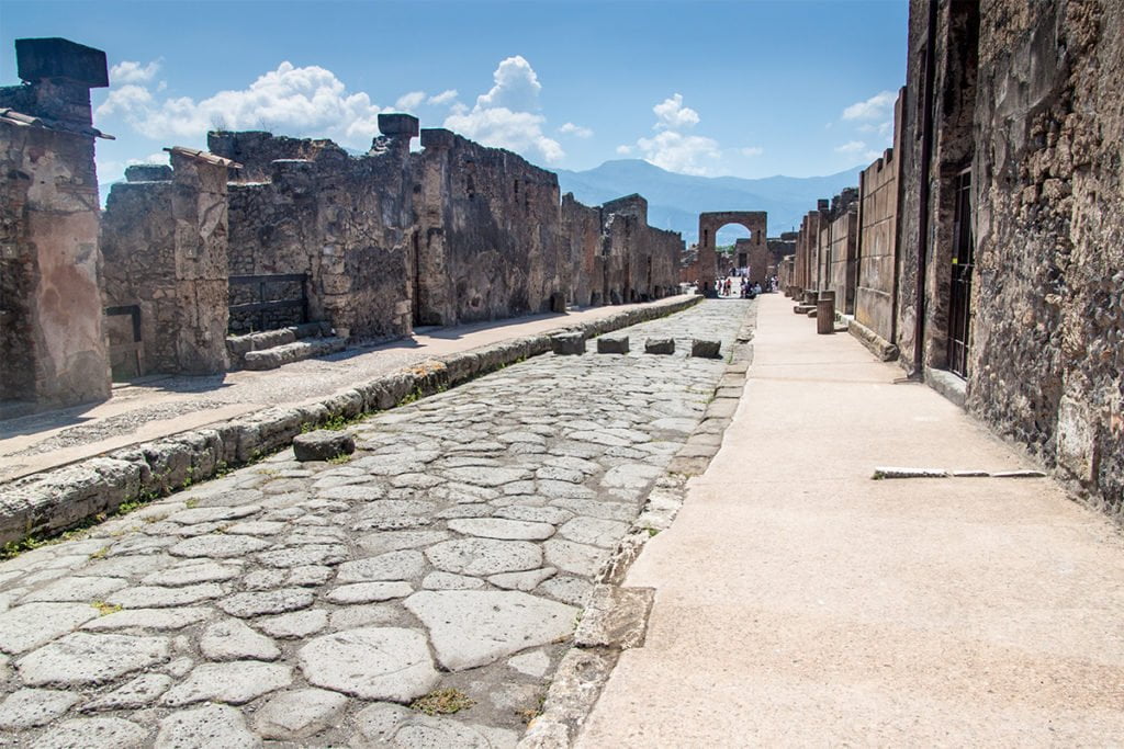 Starożytna uliczka w Pompejach