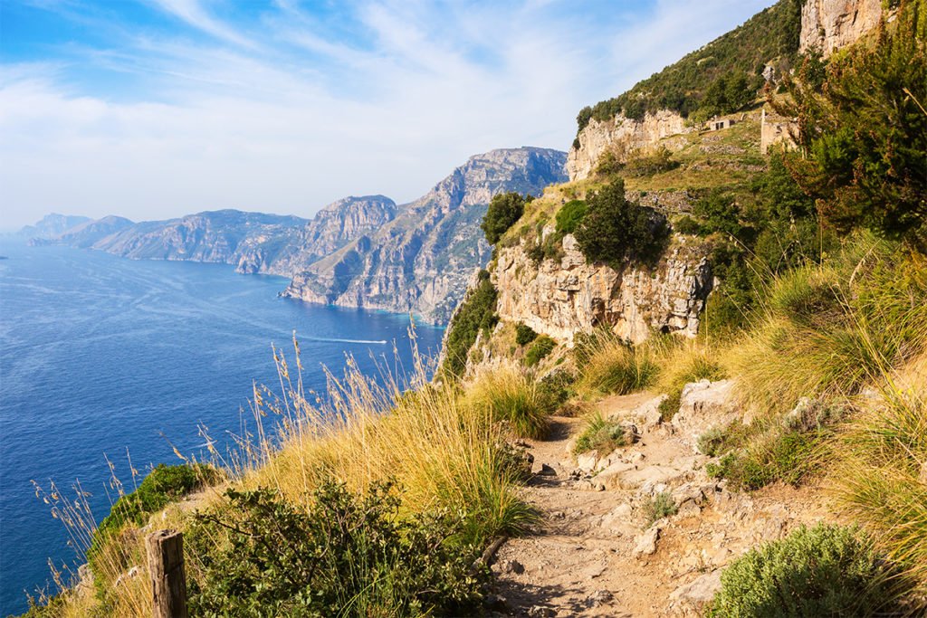 Sentiero degli Dei to najpopularniejsza trasa spacerowa na wybrzeżu Amalfi