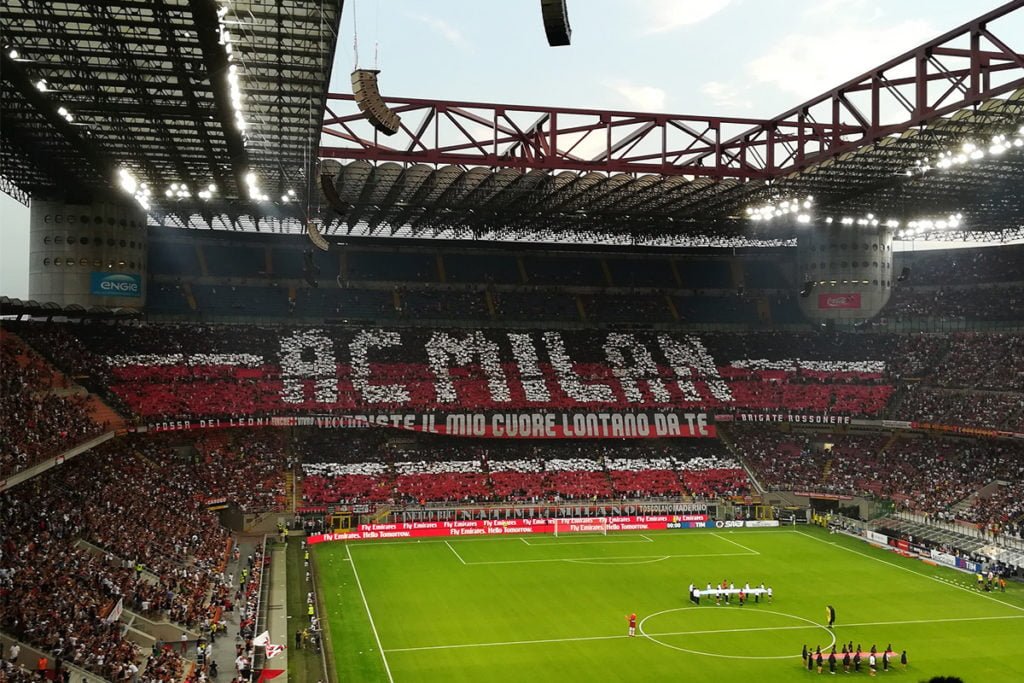 Mecz drużyny A.C. Milan na stadionie San Siro