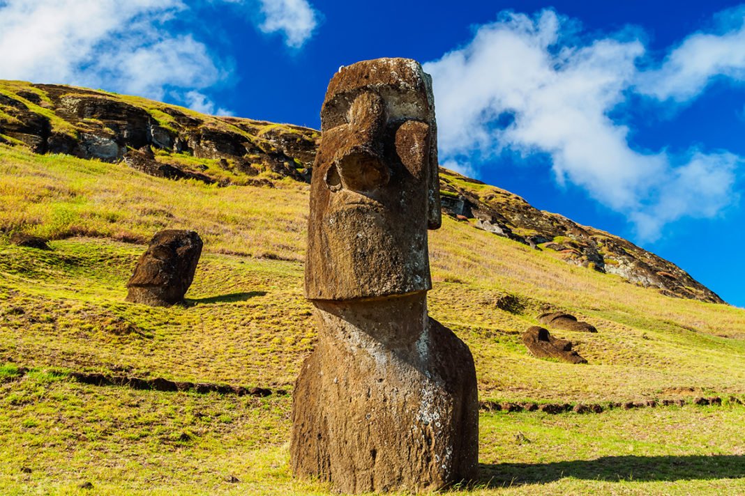 Wyspa Wielkanocna i tajemnicze posągi moai