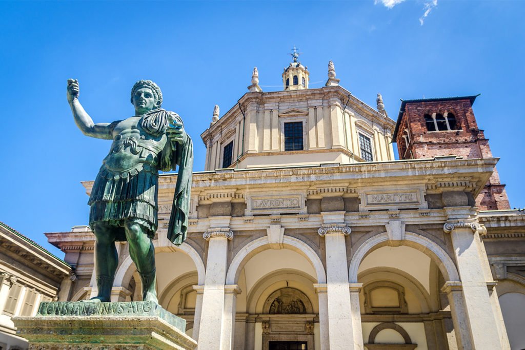 Fasada bazyliki San Lorenzo Maggiore w Neapolu