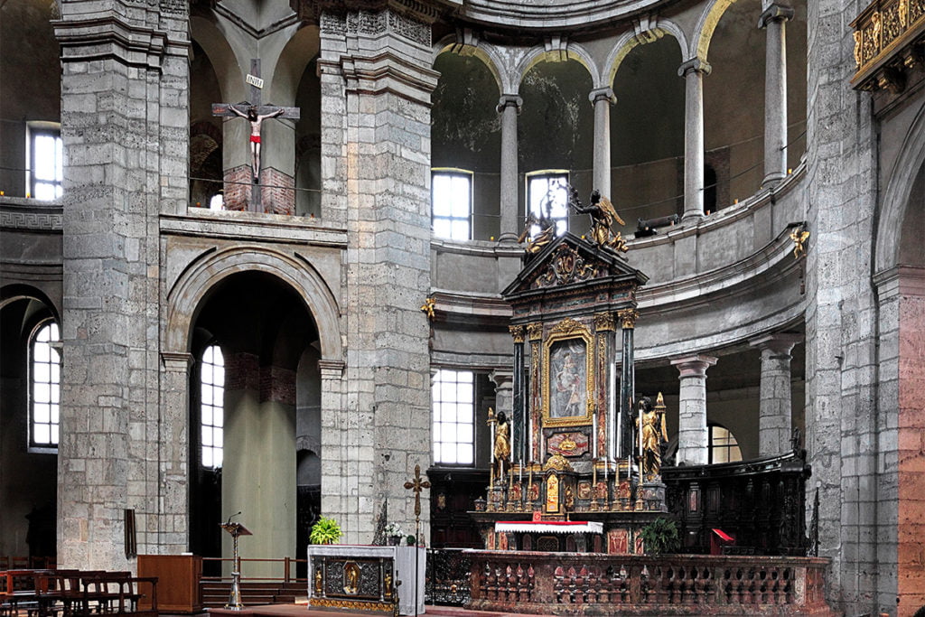Ołtarz w bazylice San Lorenzo Maggiore