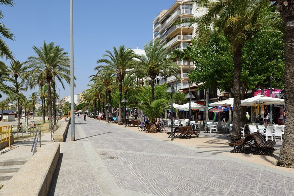 Promenada w El Arenal na Majorce