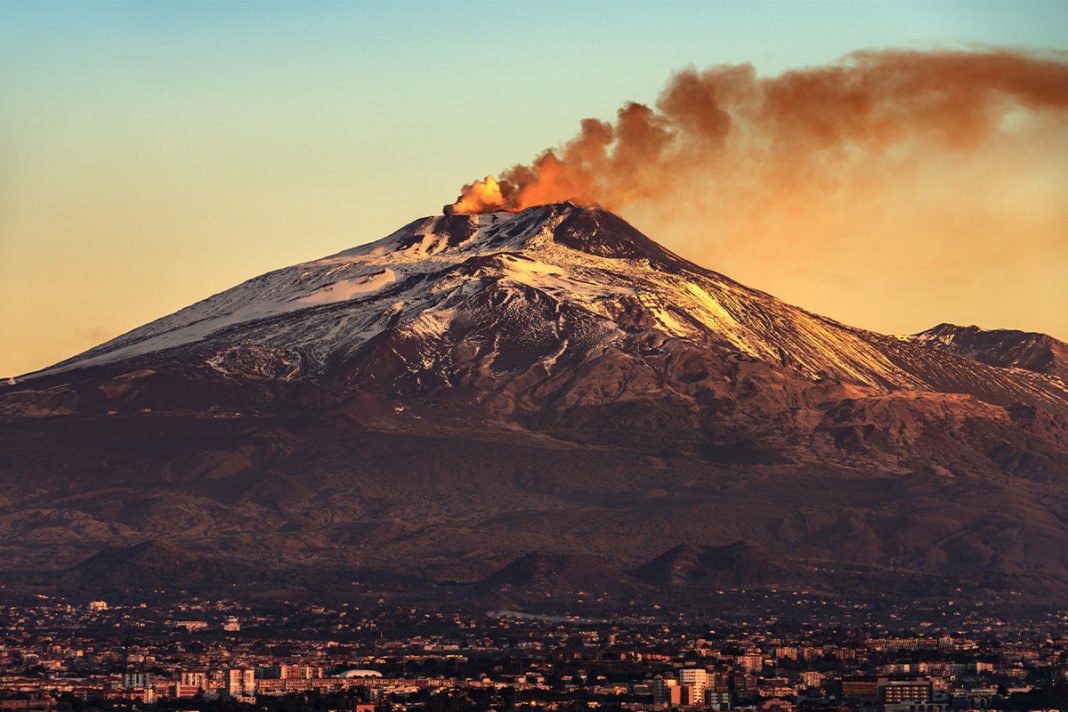 Wulkan Etna to największy wulkan w Europie