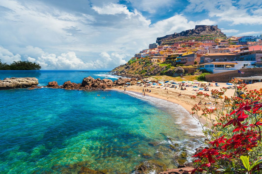 Sardynia - atrakcje rajskiej wyspy na Morzu Śródziemnym