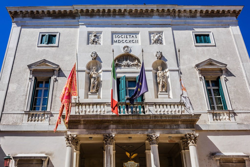 Teatro la Fenice reprezentuje najwspanialsze kulturalne atrakcje Wenecji