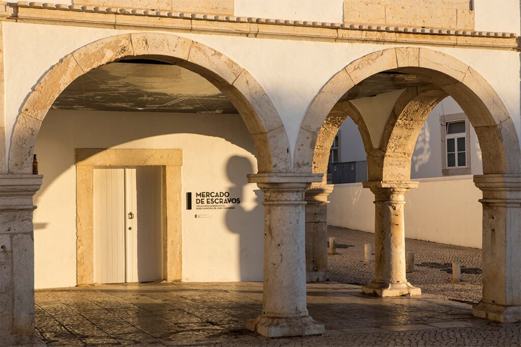 Miasto Lagos to nie tylko plaże i promenada, ale też miejsce pełne ciekawej historii