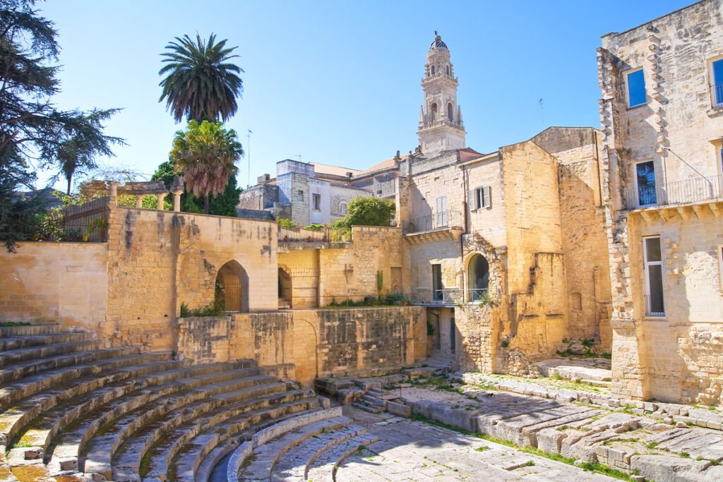 Miasto Lecce położone jest w centrum Salento