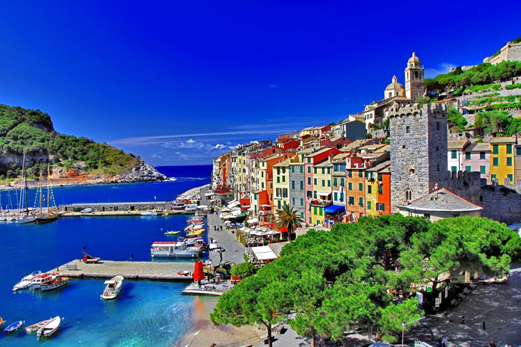 Portovenere znane jest jako brama do słynnego Cinque Terre