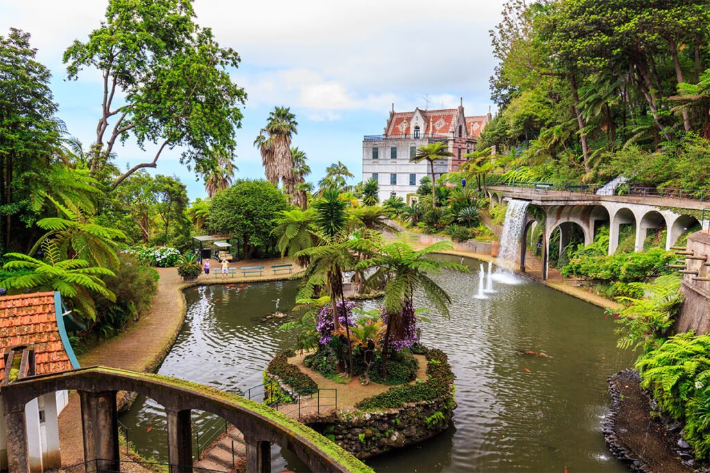 Ogród Monte Palace to jedna z najczęściej odwiedzanych atrakcji w Funchal