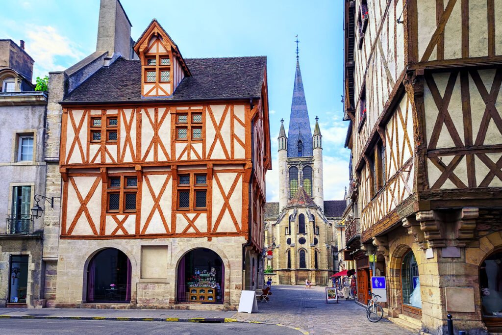 Stare miasto w Dijon zachwyca wyjątkową architekturą