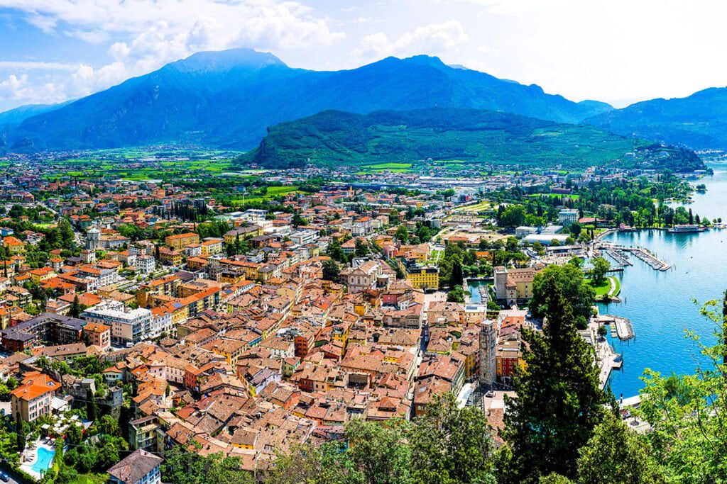 Riva del Garda, miasteczko leżące na północy Gardy