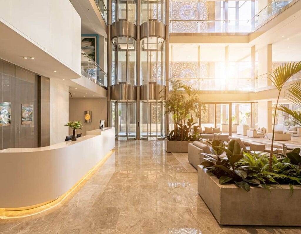 Silken Juan de Austria to 4-gwiazdkowy hotel w Valladolid. Zdjęcie wygenerowane przez AI.