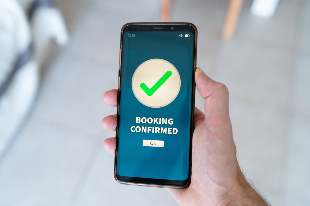 Przed rezerwacją w aplikacji porównaj cenę z wersją na komputerze, bo część obiektów ma ceny tylko dla urządzeń mobilnych
